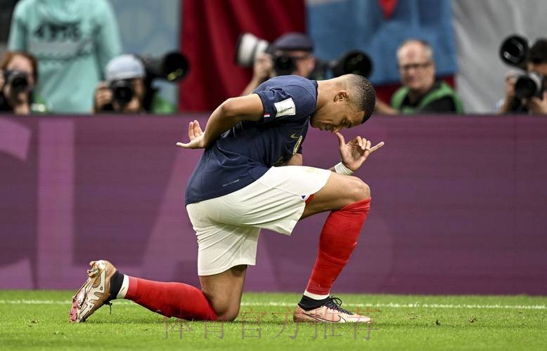 姆巴佩3射2正进2球 2关键传球+3造犯规 获评8.9分 姆巴佩3射2正进2球 2关键传球+3造犯规 获评8.9分